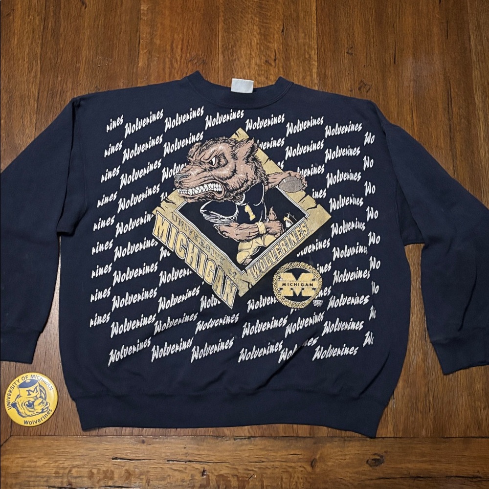 VINTAGE 90s Michigan Wolverine Graphic Crewneck Sweatshirt with pin made in USA